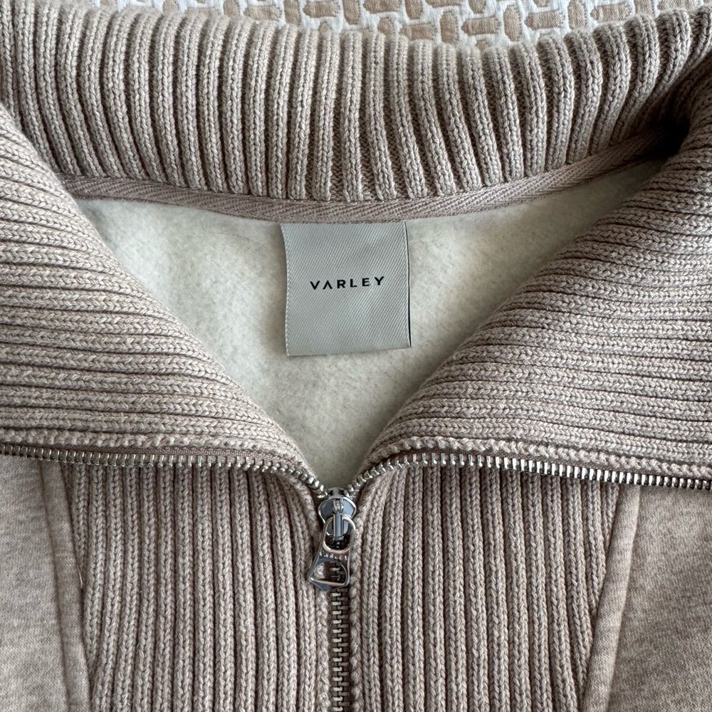Cotswold Longline Zip Through - Picture 4 of 5